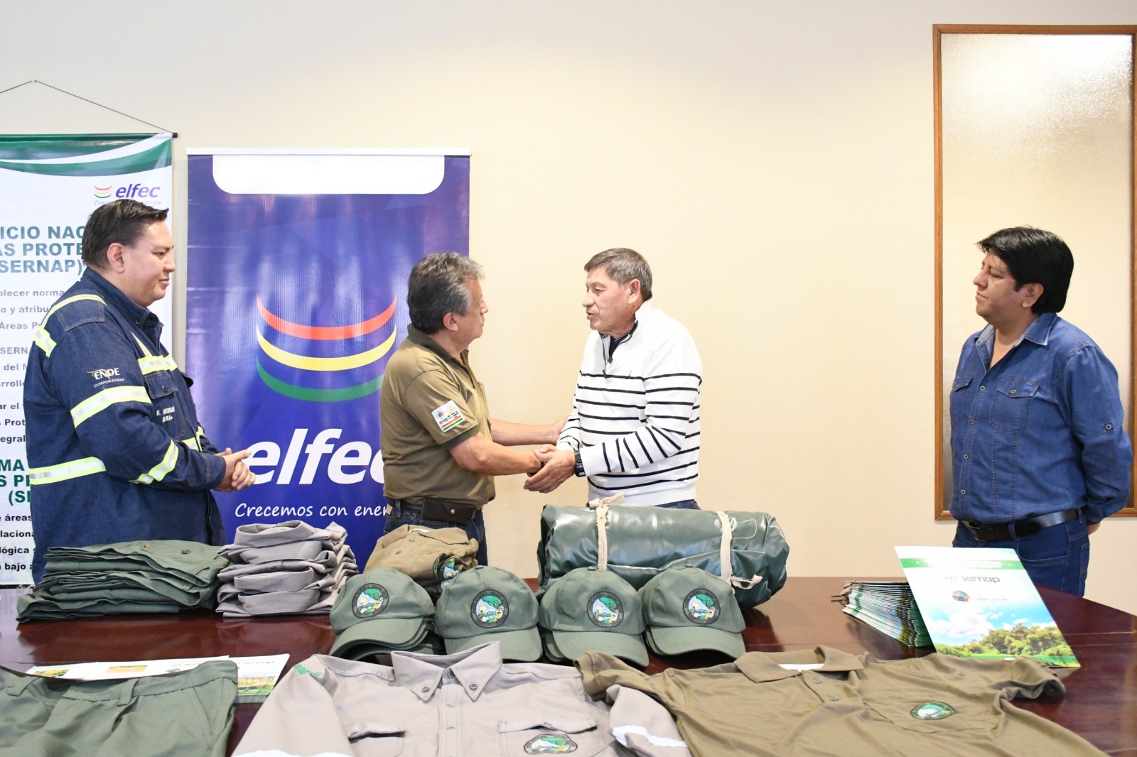 ELFEC ENTREGA MATERIALES E INSUMOS DE EDUCACIÓN AMBIENTAL Y PREVENCIÓN DE