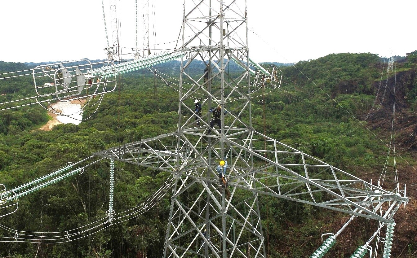 Segunda línea eléctrica de extra alta tensión de Bolivia ingresa a su et
