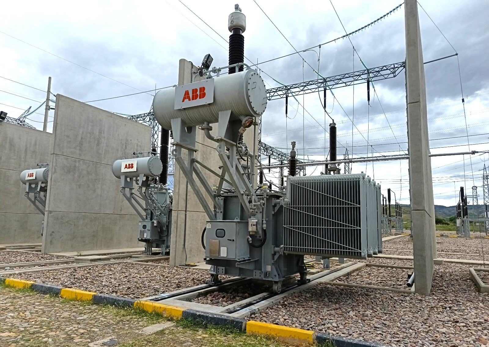 ENDE garantiza energía estable tras mantenimiento en las subestaciones de 