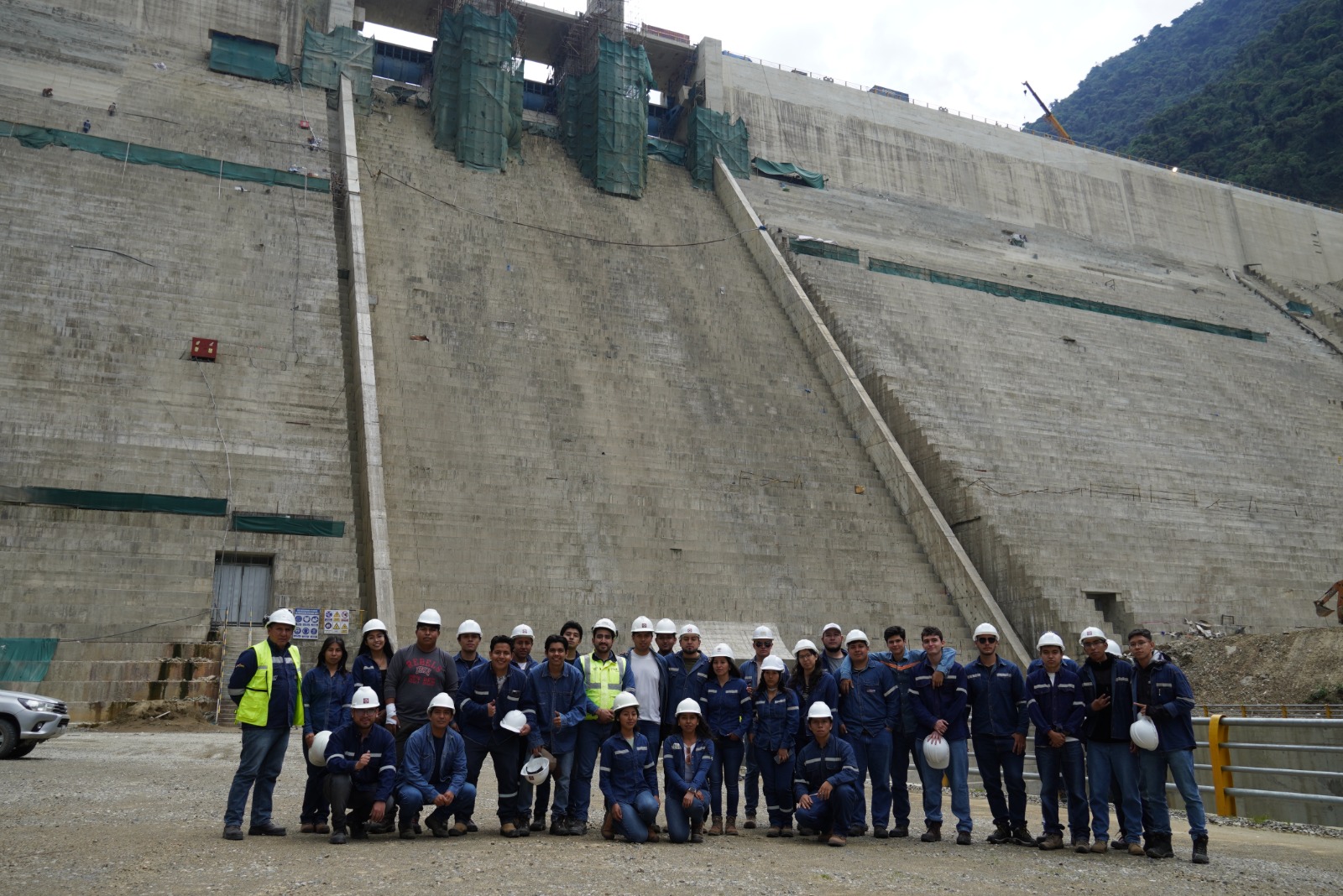 ESTUDIANTES DE UNIVALLE DESTACAN LOS BENEFICIOS DEL PROYECTO IVIRIZU