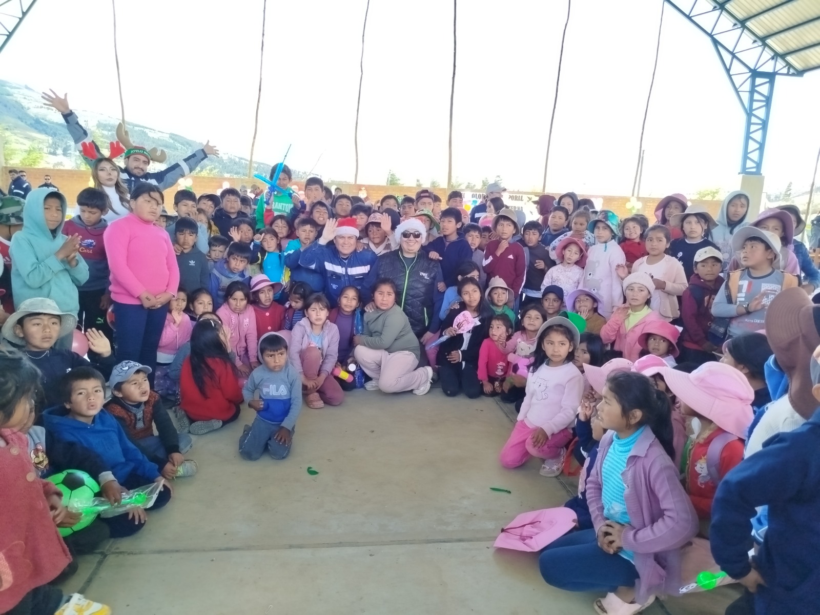 "NAVIDAD CON ENERGÍA EN MONTE PUNKU" FUE EL AGASAJO QUE ENDE VALLE HERMOSO